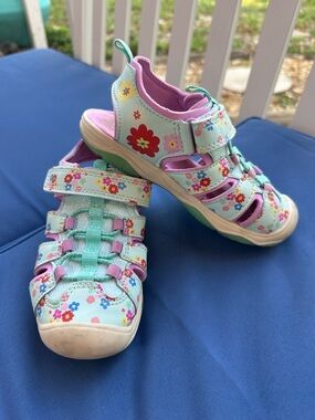 Disney princess Sport Sandals - Light Blue and Pink Size 10 with light